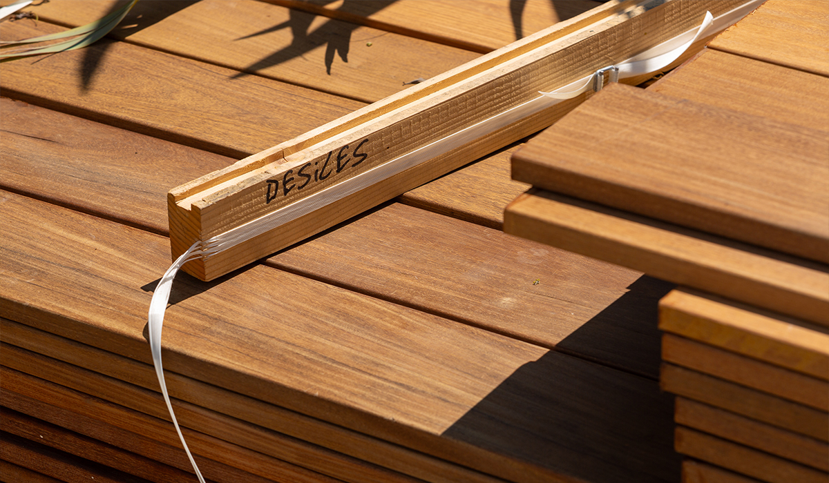 des lames de bois pour une terrasse extérieure